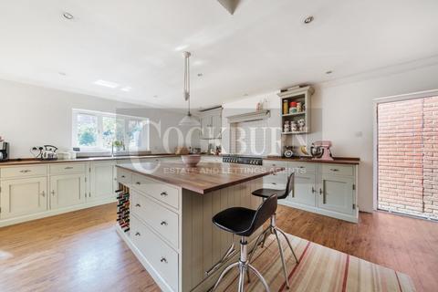 6 Bowmead, London, SE9 3NL