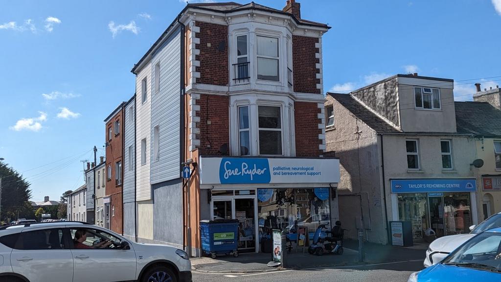 Weymouth 2 bed flat to rent £925 pcm (£213 pw)