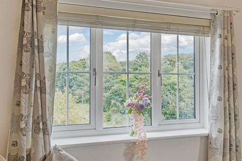 22 Harwood Close, Codmore Hill, Pulborough, RH20 1FL