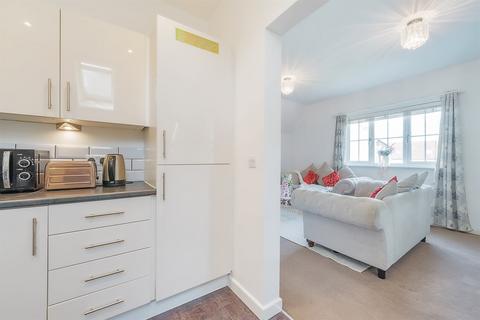 22 Harwood Close, Codmore Hill, Pulborough, RH20 1FL