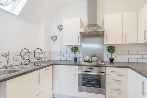 22 Harwood Close, Codmore Hill, Pulborough, RH20 1FL