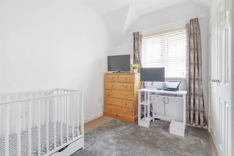22 Harwood Close, Codmore Hill, Pulborough, RH20 1FL