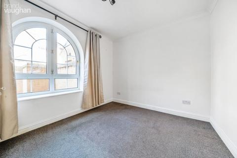 1 bedroom flat to rent, Mariners Quay, Brighton Marina Village, Brighton, BN2