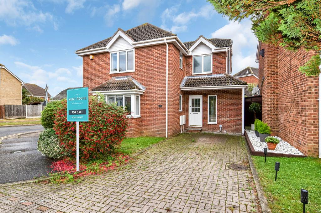 Lambourn Close, North Shoebury, Essex, SS3 4 bed detached house for