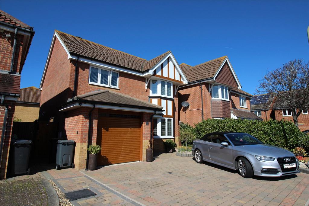 David Newberry Drive, LeeOnTheSolent, Hampshire, PO13 3 bed detached house for sale £525,000