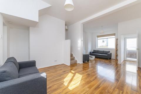 4 bedroom terraced house for sale - Pellatt Road,  London, SE22