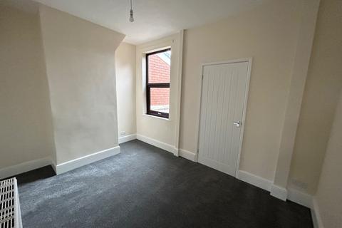 2 bedroom terraced house to rent, Station Road, Garswood, WN4 0SD
