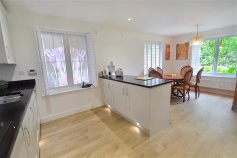 4 bedroom detached house for sale, Colden Common