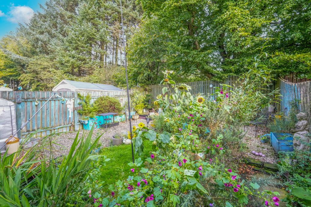 Easterton Drive, Caldercruix 4 bed townhouse for sale £159,000