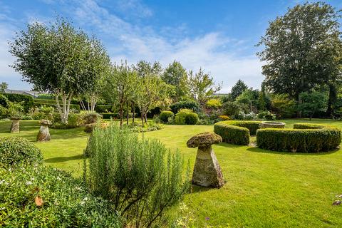 5 bedroom country house for sale, Helmdon Road, Greatworth, Banbury Oxfordshire OX17 2DR