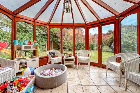 1b Frogmore, St Albans, AL2 2JS
