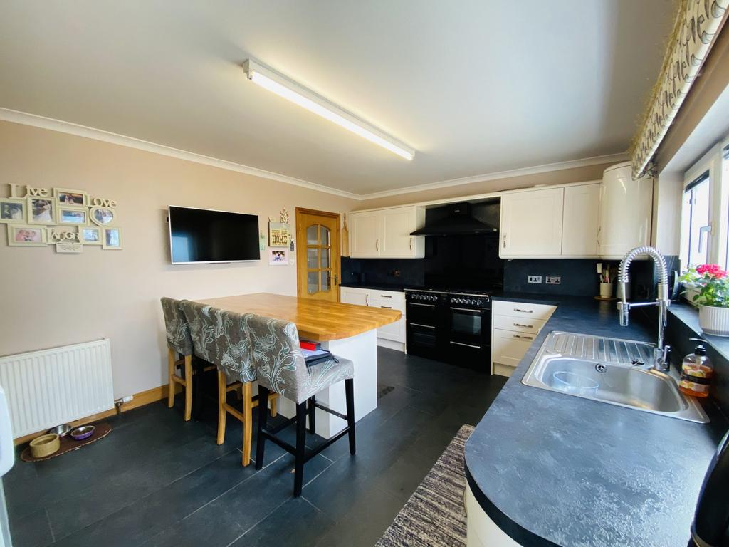 12 Whiterow, Powfoot, Annan, DG12 5PL 3 bed property £290,000