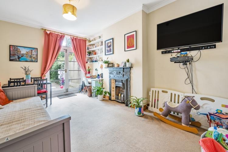 St Johns Park Blackheath SE3 1 bed apartment £1,350 pcm (£312 pw)
