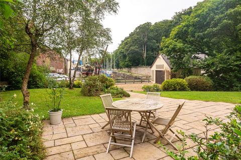 undefined, Y Felinheli, Gwynedd, LL56