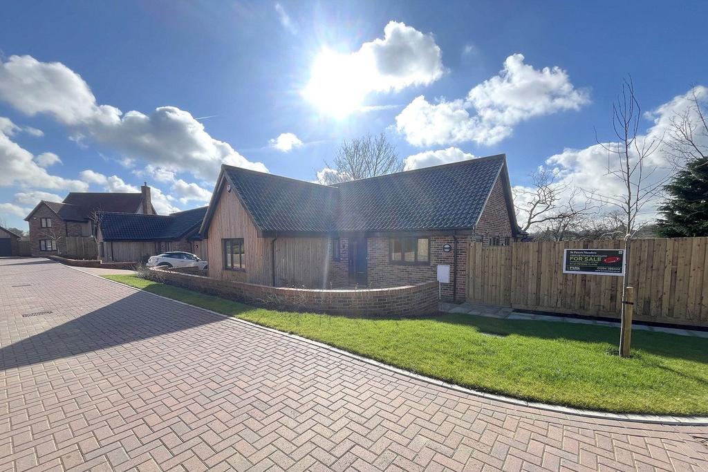 St. Peters Close, Charsfield... 3 bed bungalow for sale £550,000
