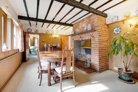 4 bedroom detached house for sale - Little Meadow, Hempstead Road, Hempstead,