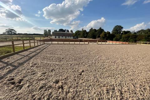 4 bedroom equestrian property for sale, Hough Lane, Carlton Scroop