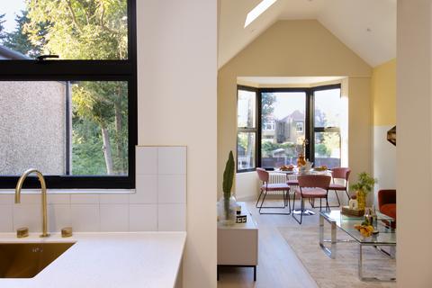 2 bedroom flat to rent, Selborne Road, Southgate N14