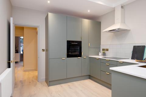 2 bedroom flat to rent, Selborne Road, Southgate N14