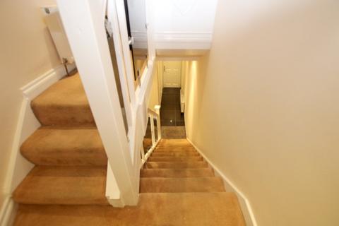 4 bedroom terraced house to rent, Sandringham Road, Nw2