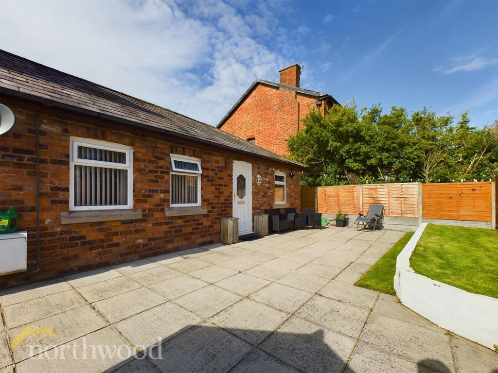 Scarisbrick New Road, Southport, PR8 2 bed ground floor for