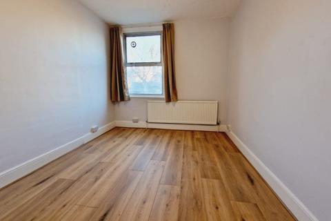 4 bedroom terraced house to rent - Melbourne Avenue, Palmers Green