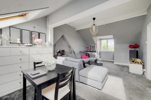 Flat C, 7 Cambridge Road, Bromley, BR1 4EB