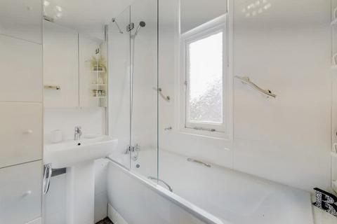 Flat C, 7 Cambridge Road, Bromley, BR1 4EB