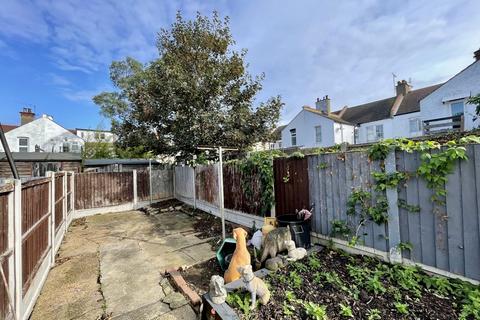 11 Plas Newydd Close, Southend-on-sea, SS1 3AH