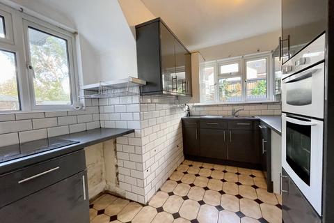 11 Plas Newydd Close, Southend-on-sea, SS1 3AH