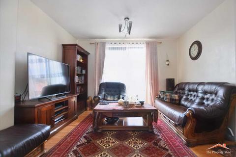 8 Albany Crescent, Edgware, HA8 5AL