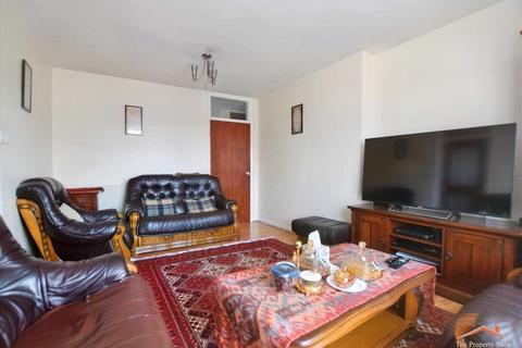 8 Albany Crescent, Edgware, HA8 5AL