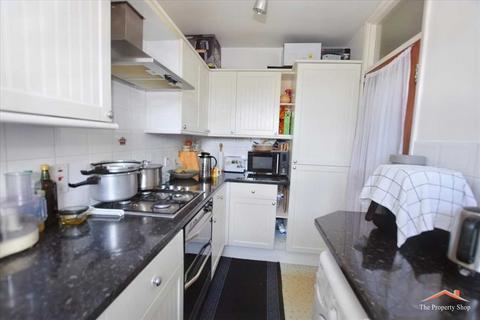 8 Albany Crescent, Edgware, HA8 5AL