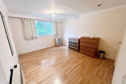 2 bedroom apartment to rent, Nash Square, Birmingham B42