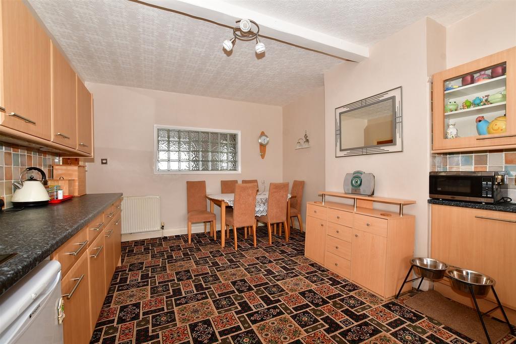 Gladeside, Shirley, Croydon, Surrey 2 bed semidetached bungalow for