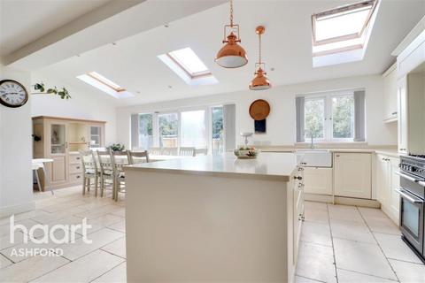 4 bedroom detached house to rent - New Dover Road