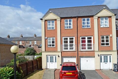 4 bedroom house to rent, Martins Court, Leeman Road, York, YO26