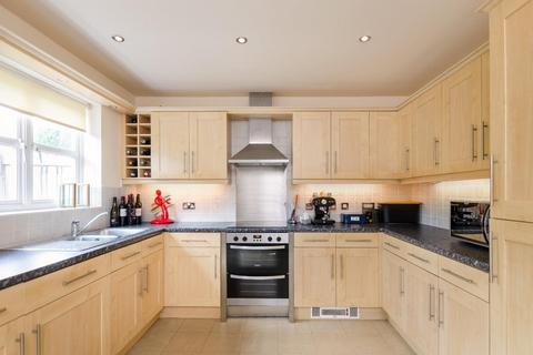 4 bedroom house to rent, Martins Court, Leeman Road, York, YO26
