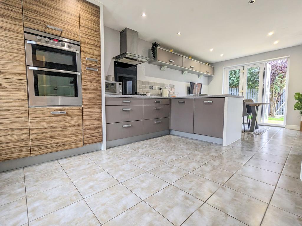 Gelli Dawel, Merthyr Tydfil CF47 4 bed detached house for sale £299,950