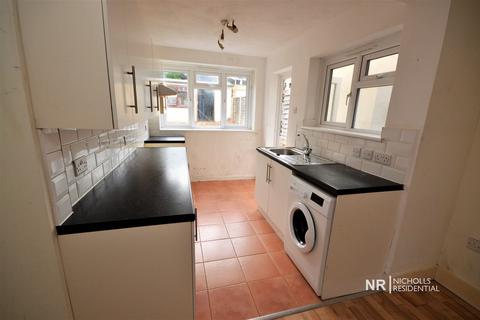 21 Thrigby Road, Chessington, KT9 2AH