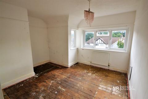 21 Thrigby Road, Chessington, KT9 2AH
