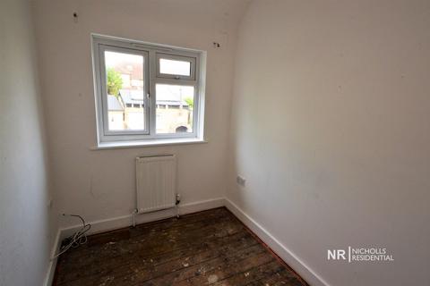21 Thrigby Road, Chessington, KT9 2AH