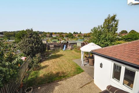 129 Bourne Vale, Bromley, BR2 7NY