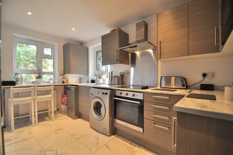 30 Kemsing Close, Bromley, BR2 7ET