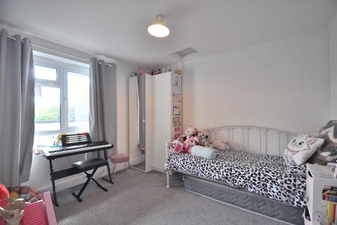 30 Kemsing Close, Bromley, BR2 7ET