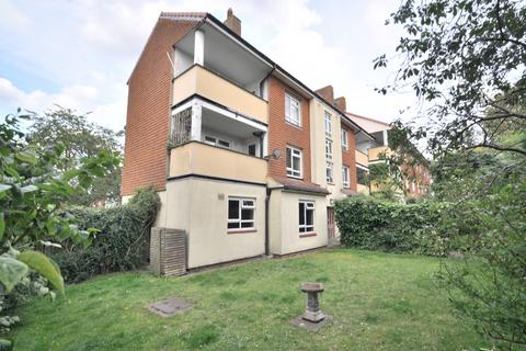 30 Kemsing Close, Bromley, BR2 7ET