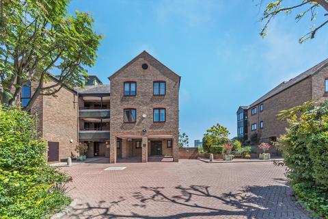 32 Plymouth Wharf, London, E14 3EL