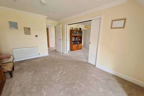 2 bedroom retirement property for sale, Fleur De Lis, London Road, SN8 2FN