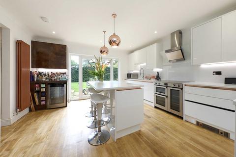 El Soto Parsonage Lane, Farnham Common, Slough, SL2 3NZ