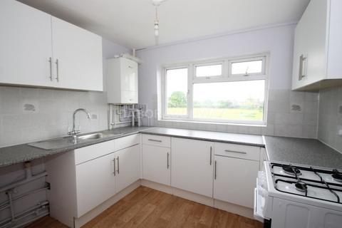 1 bedroom flat to rent - 1 bedroom 1st floor flat, St. Peters Close, Ilford, Greater London, IG2 7QL